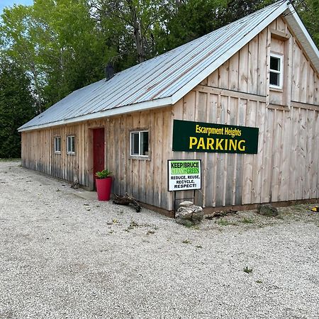 Escarpment Heights Motel Tobermory Exterior foto